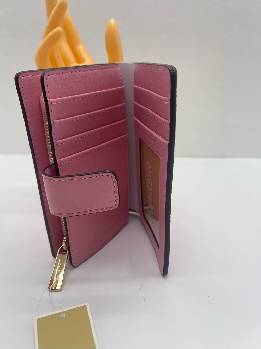 MICHAEL KORS Jet Set Travel Medium MK Logo Debossed Bifold Wallet
Carnation
NWT - Picture 5 of 16